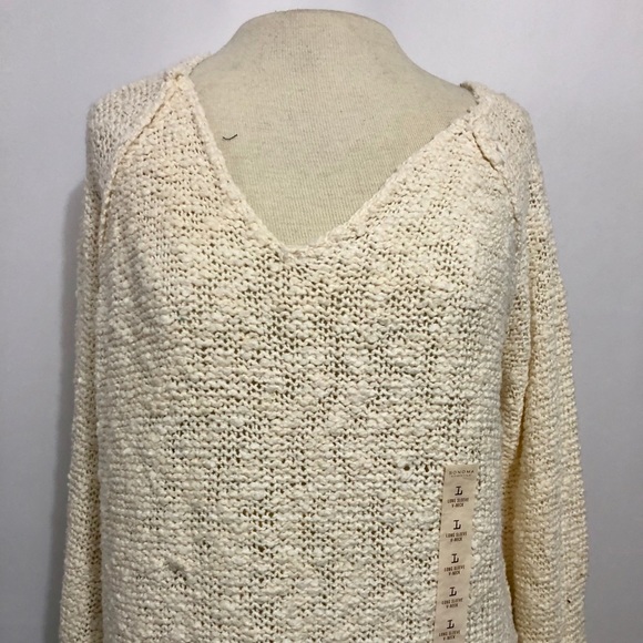 Sonoma Cream V-Neck Sweater - Picture 2 of 6